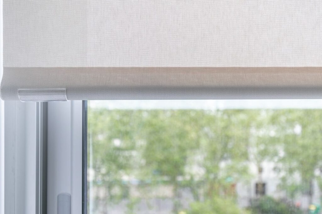 Coprova - store enrouleur ajouré - WDS Protection Solaire