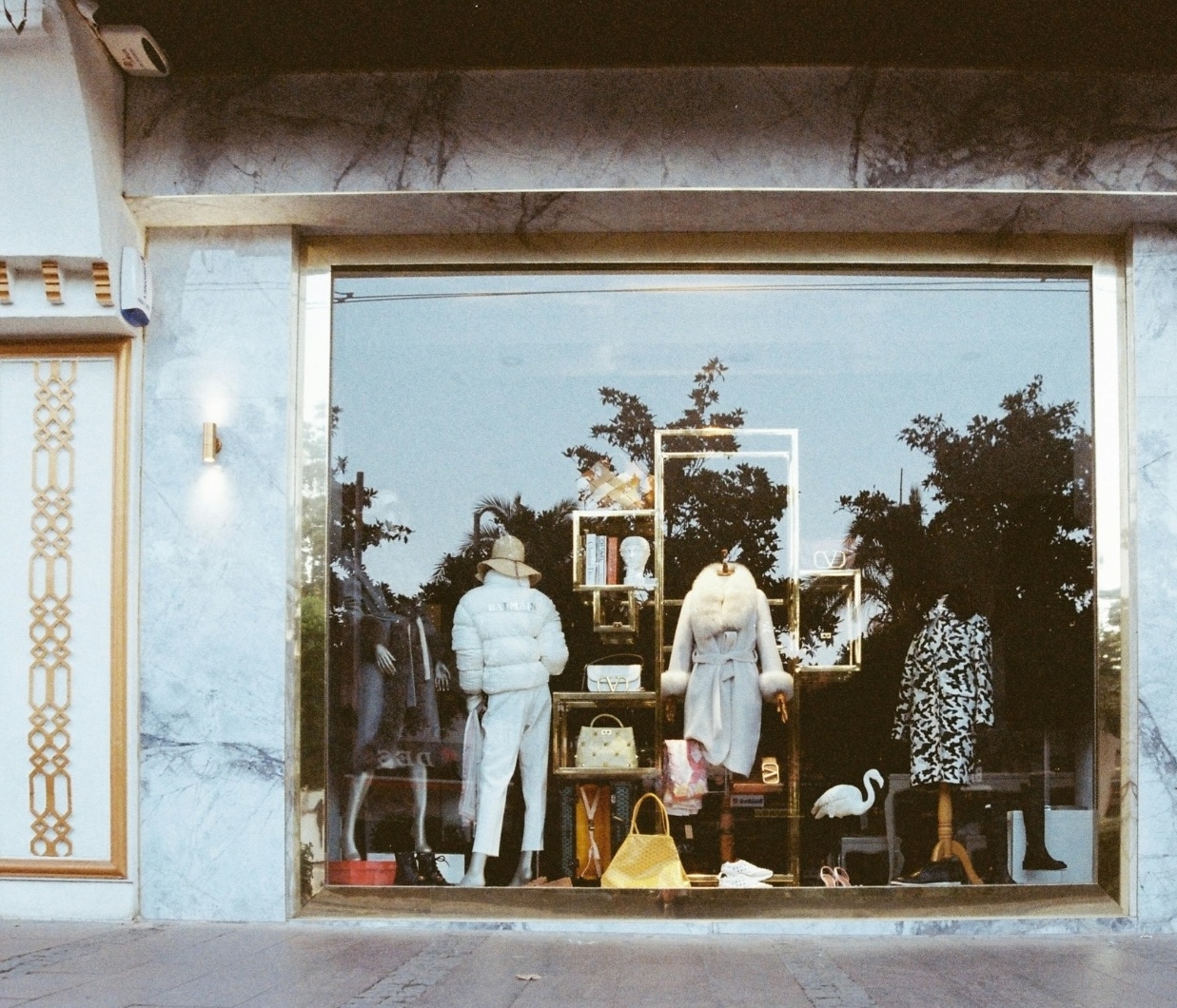 Films anti UV 2 Films anti-UV protection vitrine boutique