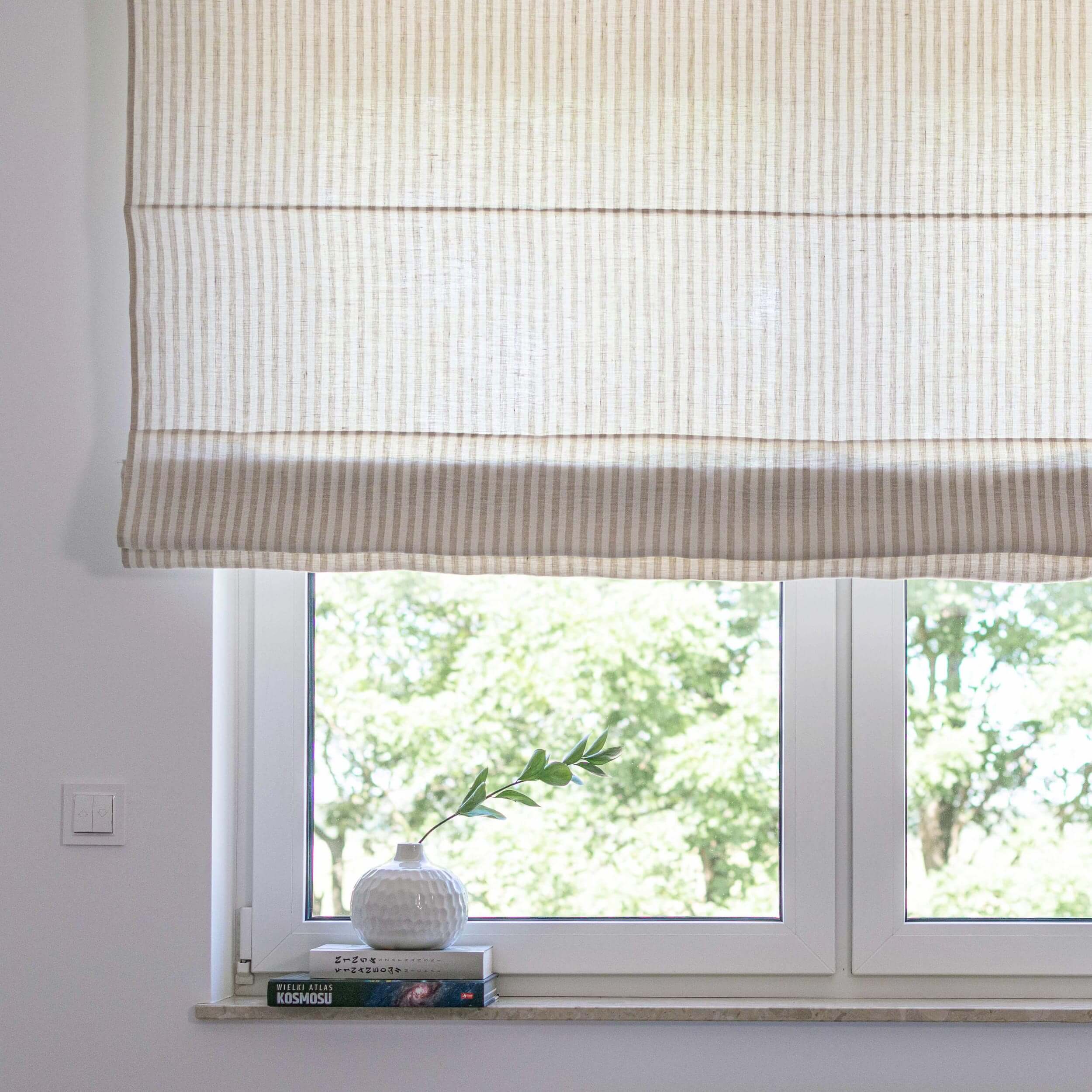 Store Bateau 1 Store bateau blanc, fenêtre blanche