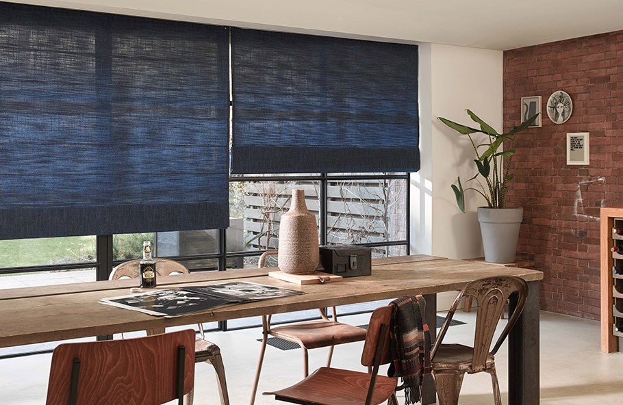 Store Bateau 3 Store bateau bleu marine, espace mangé, couleurs industrielles