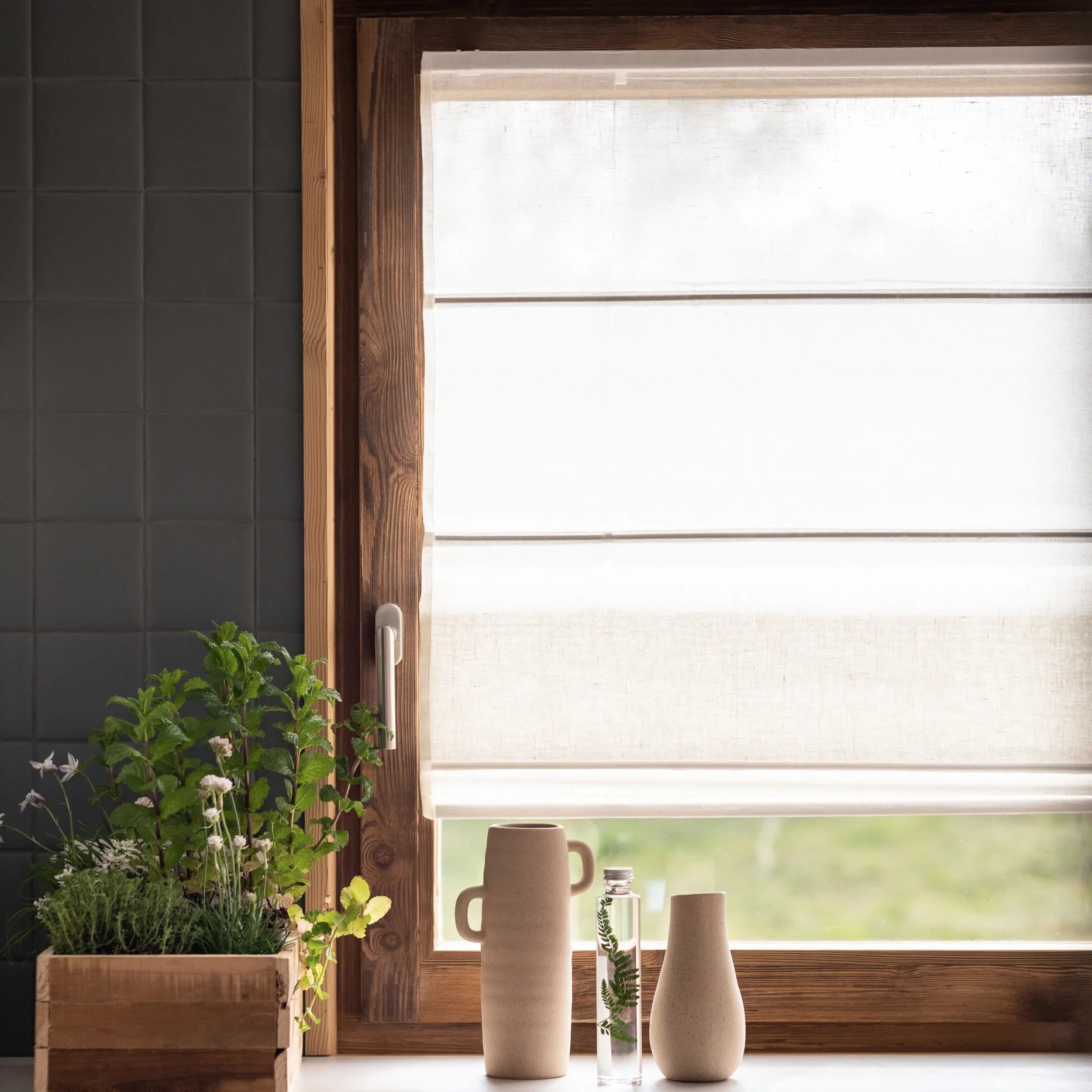 Store Bateau 4 Store bateau blanc, fenêtre couleur bois